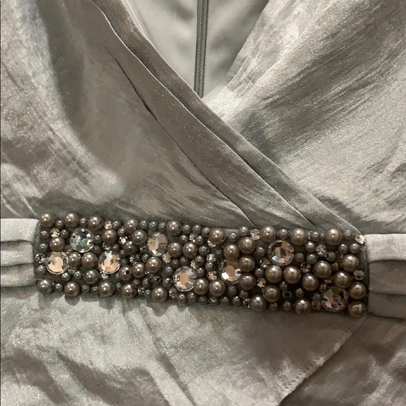 Dresses - Picture 4 of 5